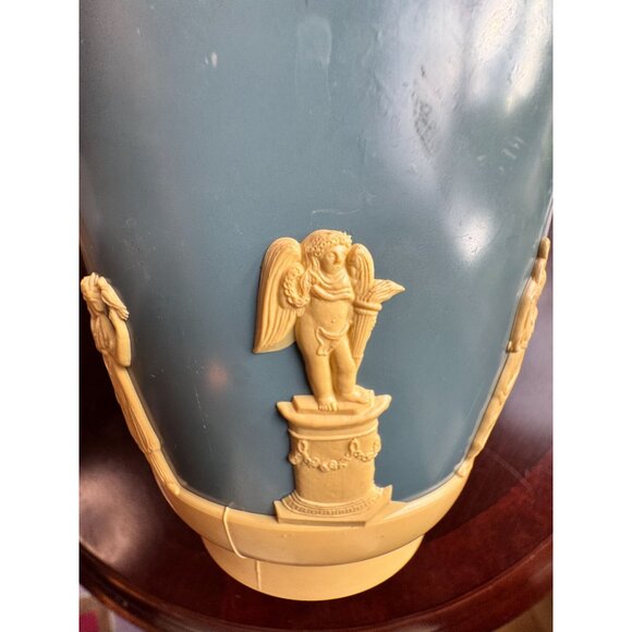 Dialene Better-Maid England Plastic Blue & Ivory Planter With Raised Design 5" V - Picture 12 of 15